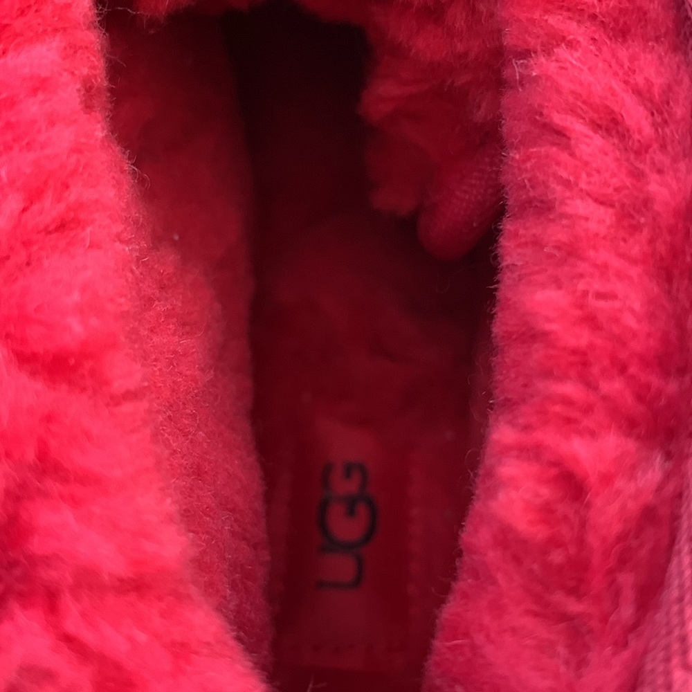 FINAL PRICE NWT UGG Suede Boots w/Fur Inside, Red/Black Leather Logo Laces 9/10 - Picture 7 of 11
